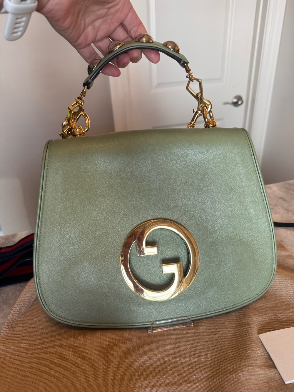 Gucci Blondie Green Leather Shoulder Bag with oversized Gold GG - Picture 3 of 16
